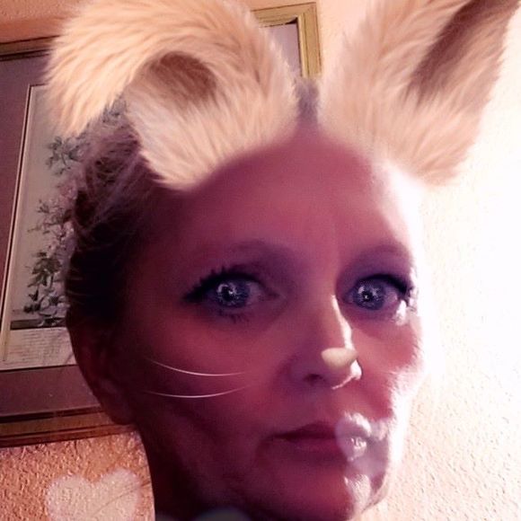 Meet your Posher, Mechelle - Picture 1 of 1